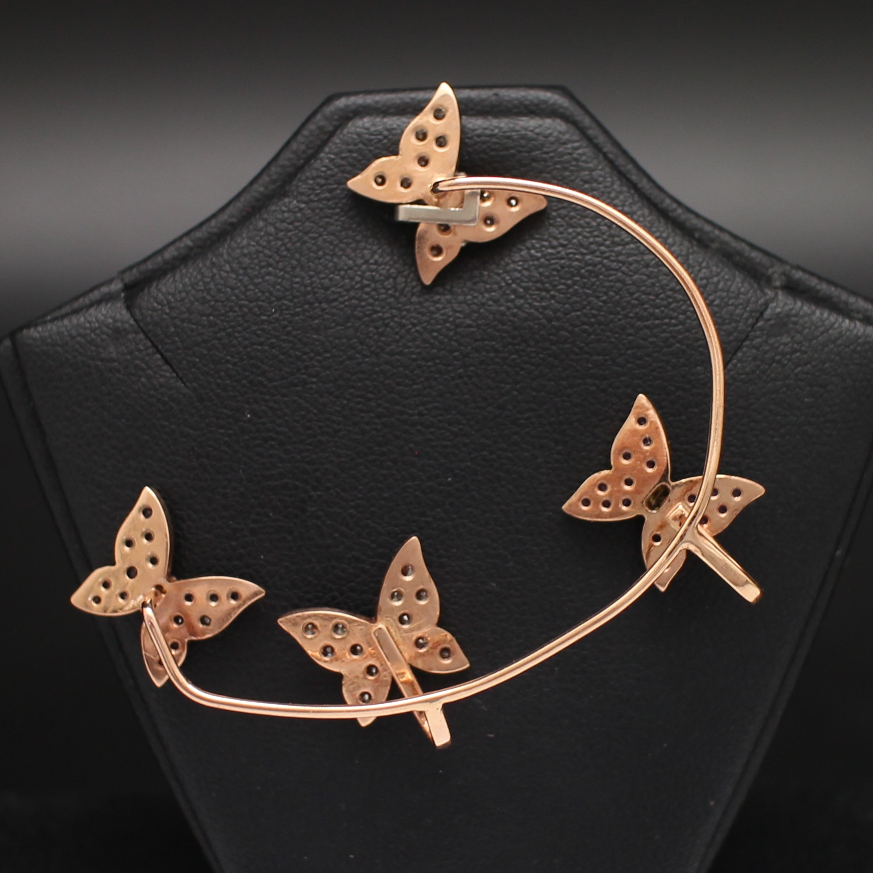 ER25039 ear cuff ผีเสื้อประดับพลอย เพชรแชมเปญ 0.73 กะรัต และ yellow daimond 0.12 กะรัต Pinkgold 9k นน.รวม 4.9 กรัม