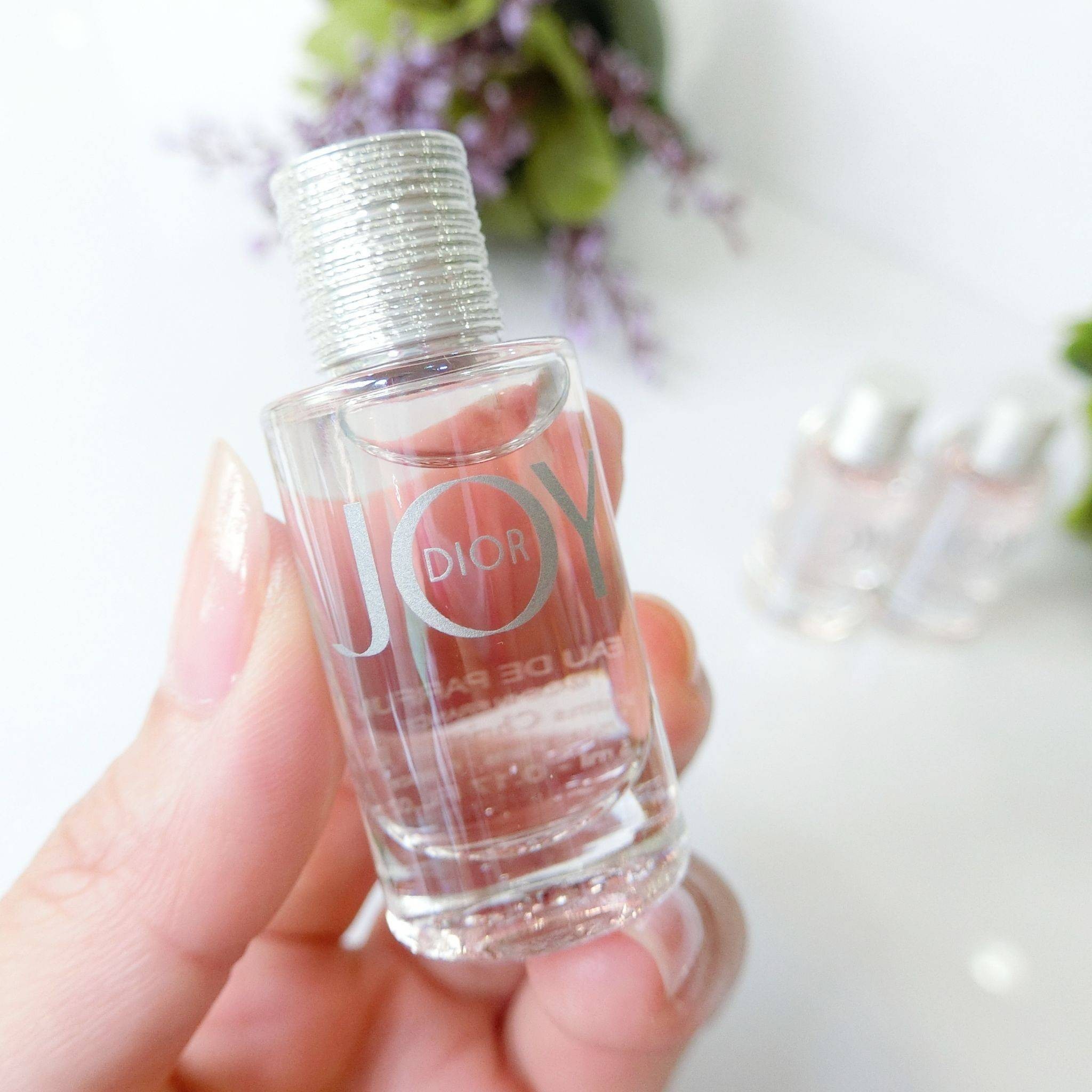 น้ำหอมจิ๋วมินิ Dior Joy EDP 5mlแบบแต้มมีกล่อง ( Mini Perfume น้ำหอมขนาดพกพา) น้ำหอมจิ๋วมินิ ขวดน่ารัก ตั้งโชว์ก็สวย พกพาก็สะดวก หัวแต้มตามจุดชีพจร
