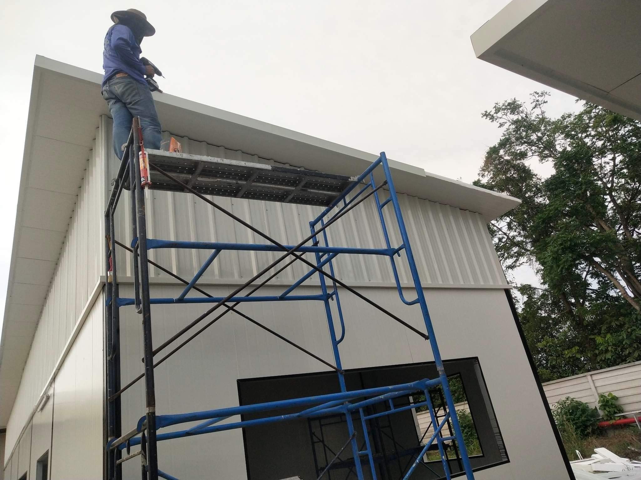 ออฟฟิศสำเร็จรูป บริษัทเหลียงซิ ขนาด5.00x20.00x4.50 เมตร