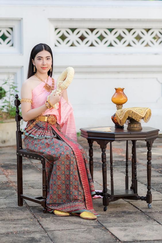 สั่งตัดเย็บ ผ้าซิ่น ชุดไทยจักรี (ไม่รวมผ้า) รหัส CUT-ST1229653