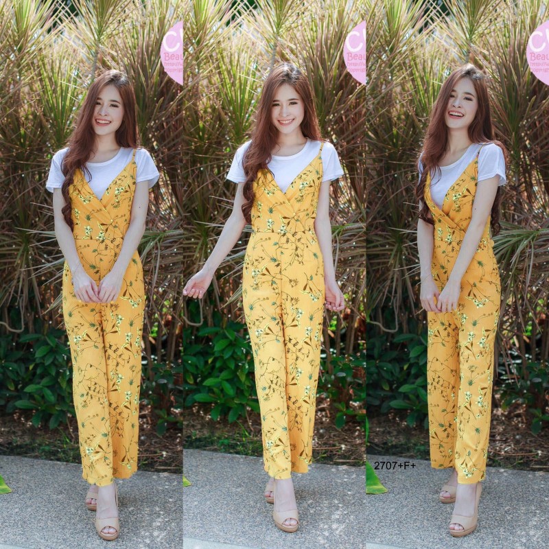 เซต 2 ชิ้นเสื้อยืดสีขาว+เอี้ยมกางเกงสายเดี่ยว ลายดอก TW2707