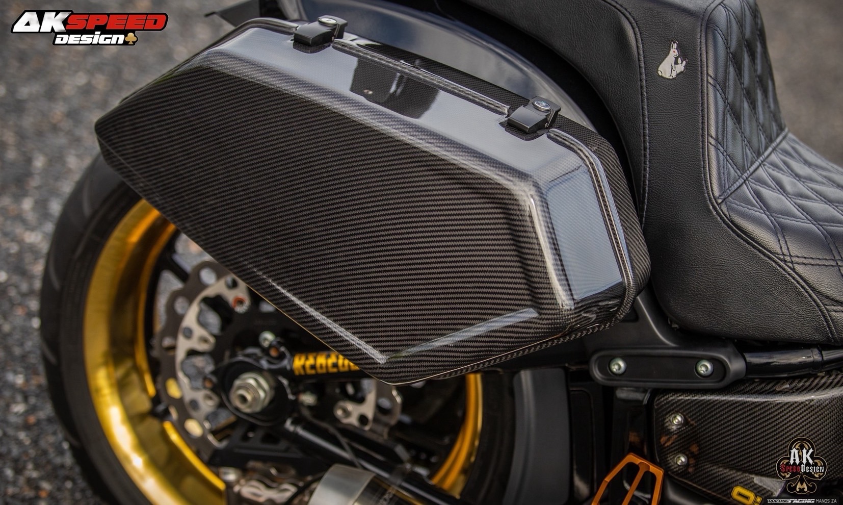 saddle bags softail carbon