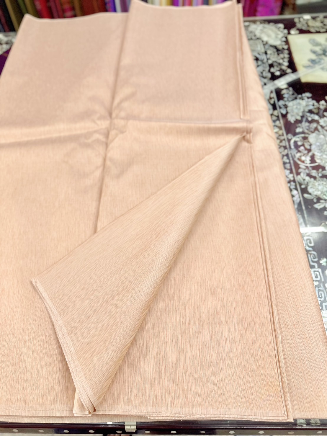 ผ้าไหม ลายริ้วสายฝน ไหมแท้ twisted silk 2ply สีครีมน้ำตาลโอรสอ่อน ขายตามความยาวหลา รหัส MC-ST-07306816