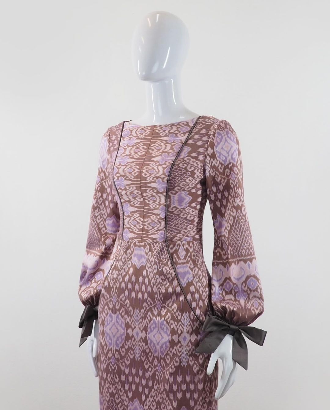 แบบตัดชุด เดรสผ้าไหม (ไม่รวมผ้า) chobmai x JHN รหัส CUT-51-03236712