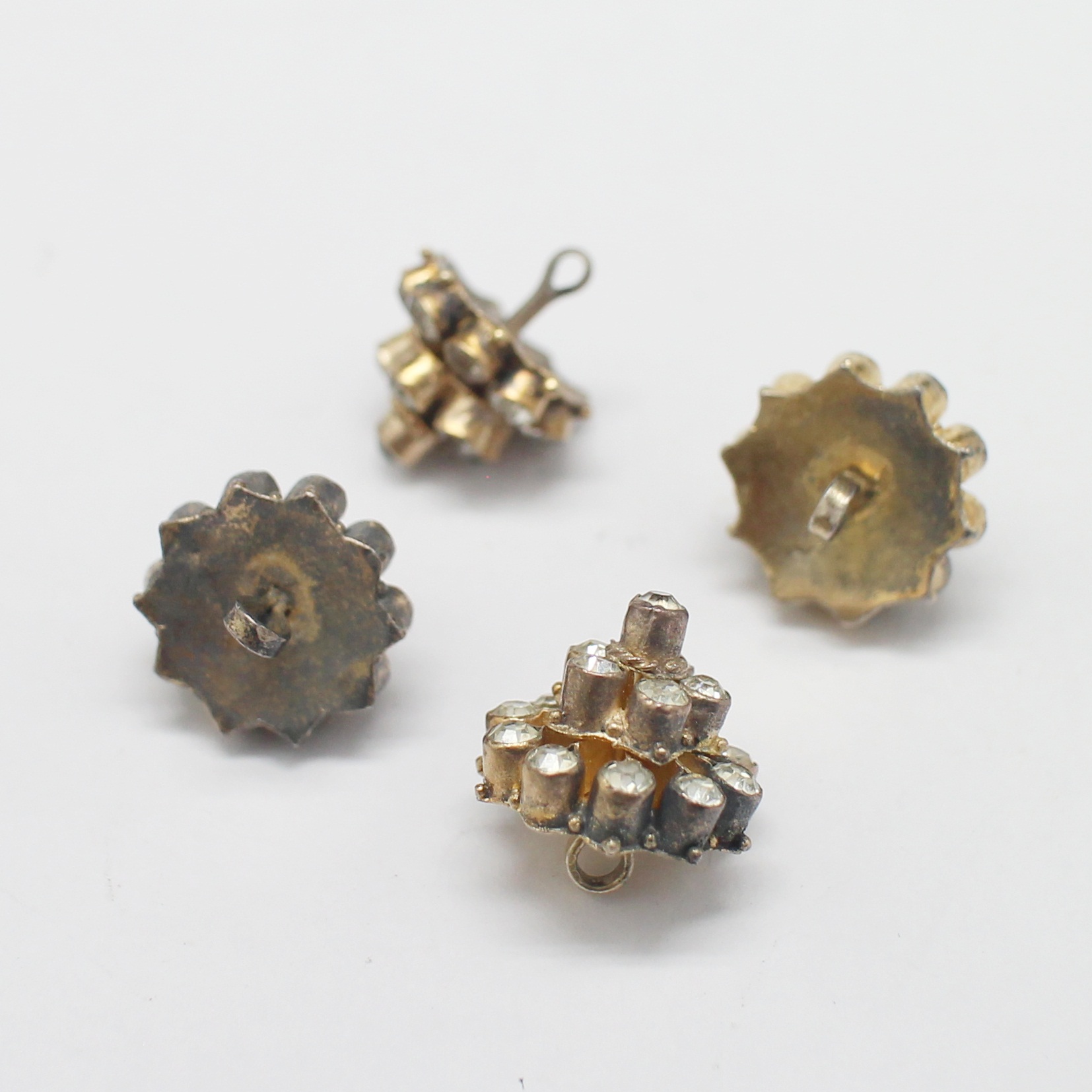 SI226 กระดุมเงินพลอยขาว 4 เม็ด เงินแท้ นน. 6.3 กรัม