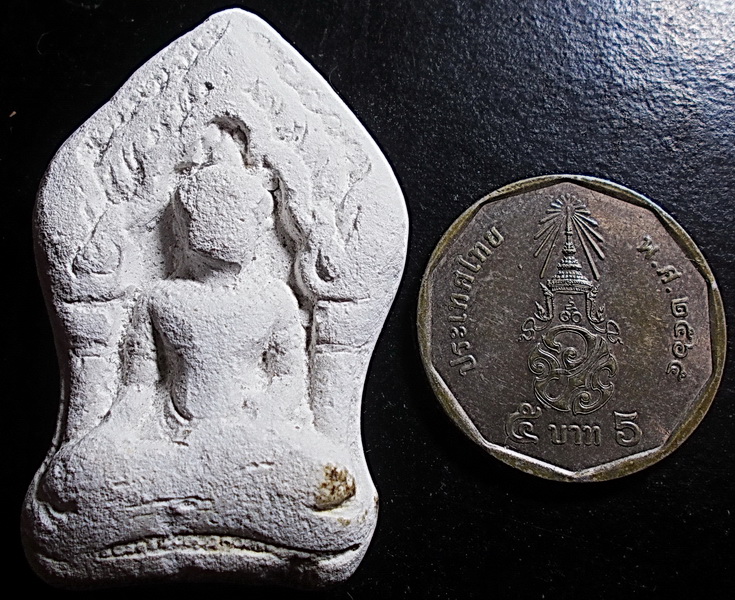 พระผงมหาจักรพรรดิ์ พิมพ์ยอดขุนพลซุ้มเรือนแก้ว หลวงตาม้า วัดถ้ำเมืองนะ เชียงใหม่