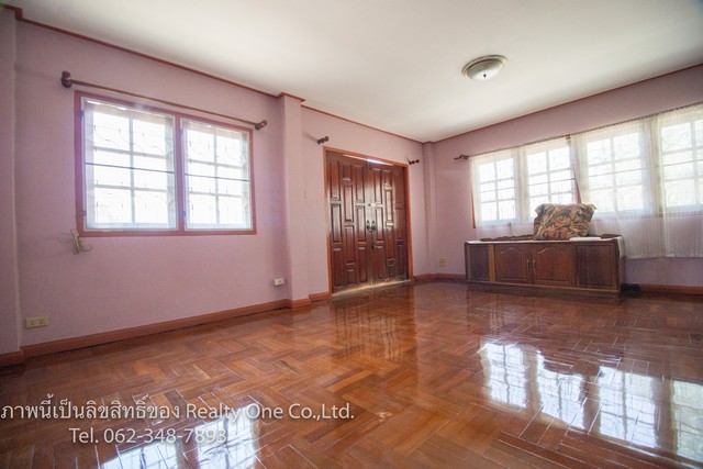 ขาย บ้าน 3 ชั้น ลาดพร้าว 87 แยก 16 เนื้อที่ 104 ตรว. หลังมุม ทำเลดี คุ้มราคา