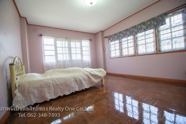 ขาย บ้าน 3 ชั้น ลาดพร้าว 87 แยก 16 เนื้อที่ 104 ตรว. หลังมุม ทำเลดี คุ้มราคา