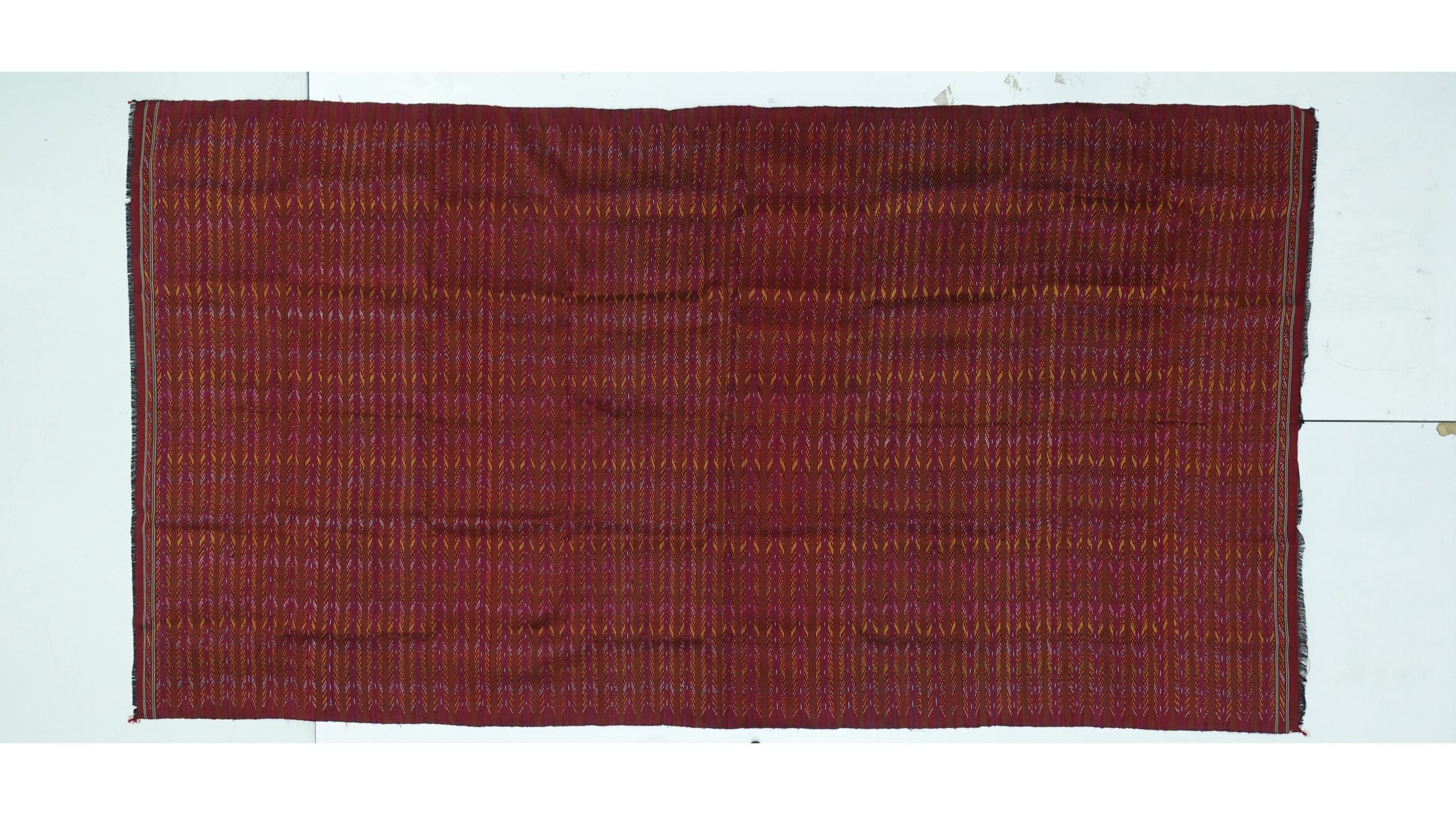 ซิ่น ผ้าไหม มัดหมี่ 3ตะกอ ไหมบ้าน ไหมแท้100% ขนาด 1x2เมตร ลายโฮล สีแดง รหัส R1A-ME-1019651