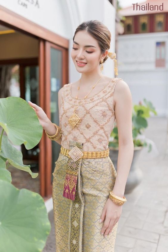 แบบตัดชุด แยกชิ้น เสื้อ+กระโปรง ชุดไทยดุสิต ผ้าไหม (ไม่รวมผ้า)รหัส CUT-ST229654