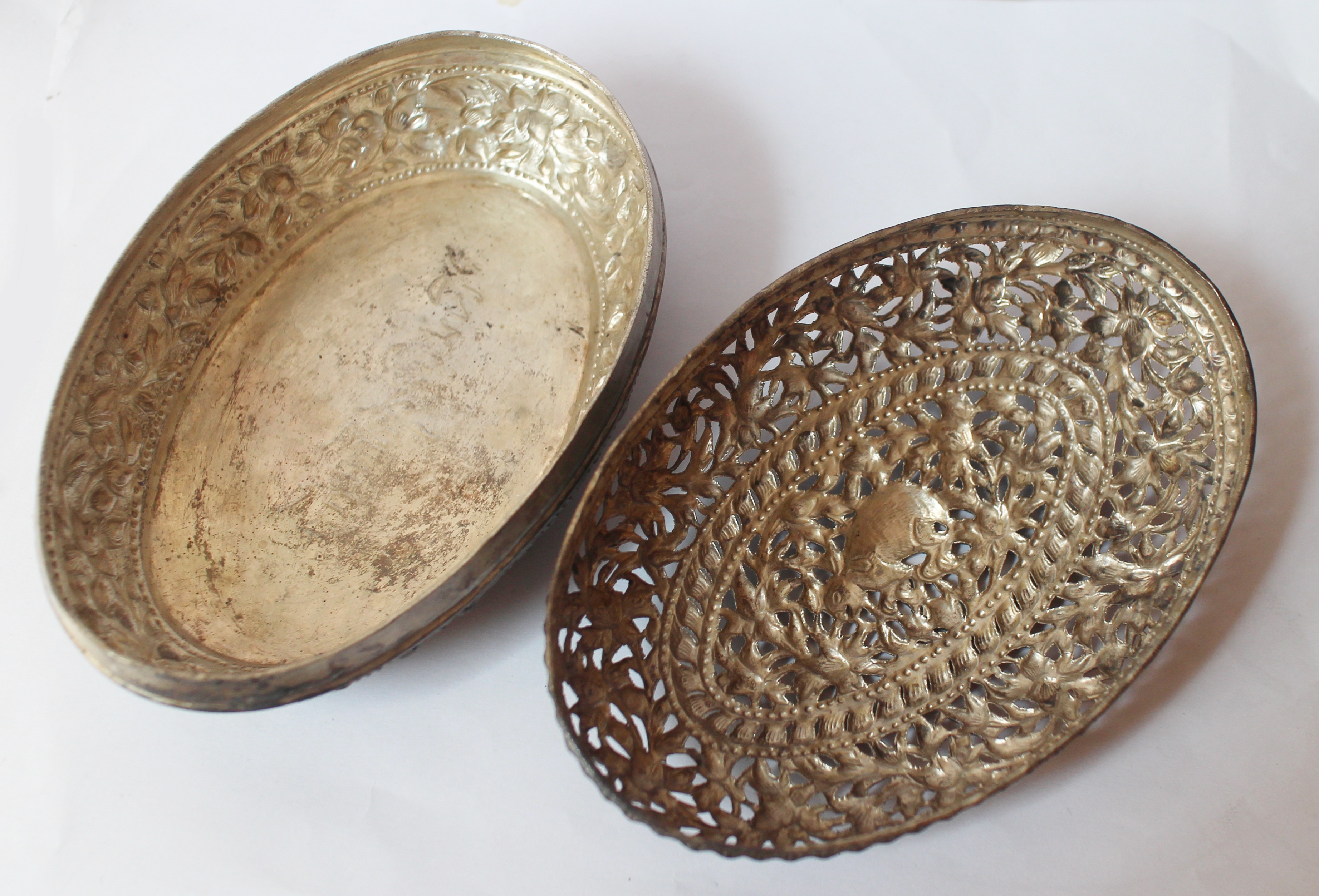 SI118 ตลับเงินดุลลายดอกไม้ กระต่าย เงินแท้ 92.5% นน. 147.2 กรัม ขนาด 14.5x6 cm.