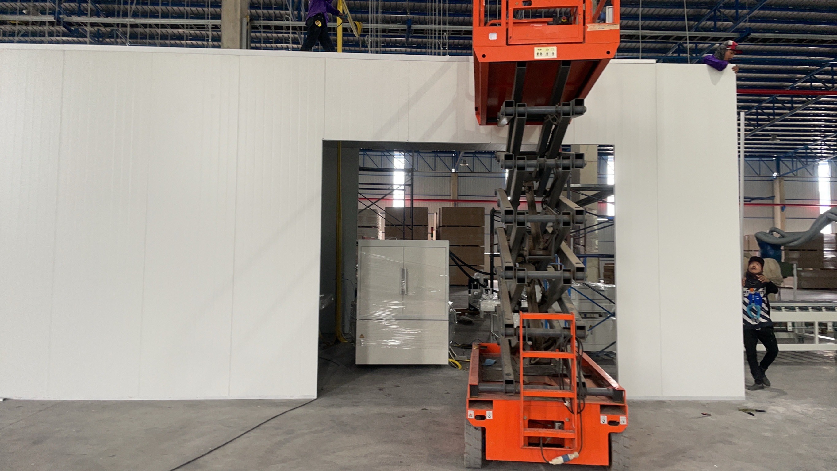 งานกั้นห้องให้เครื่องจักร กั้นห้องในโรงงาน กั้นห้องในโกดัง ระยอง