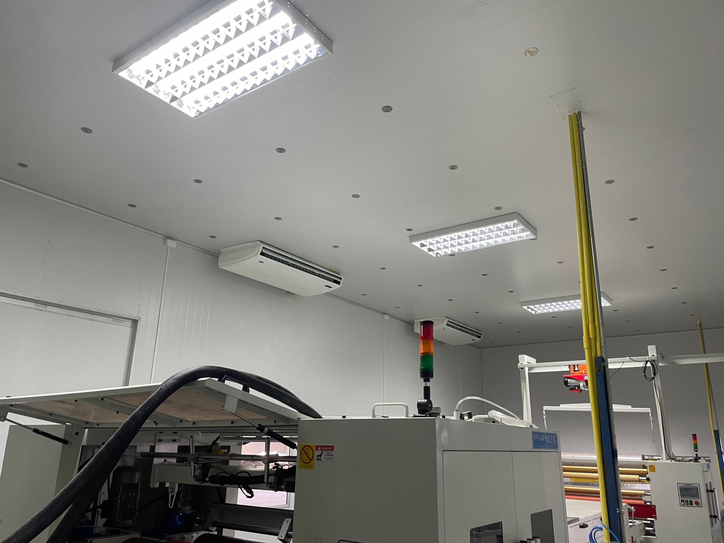 งานกั้นห้องให้เครื่องจักร กั้นห้องในโรงงาน กั้นห้องในโกดัง ระยอง