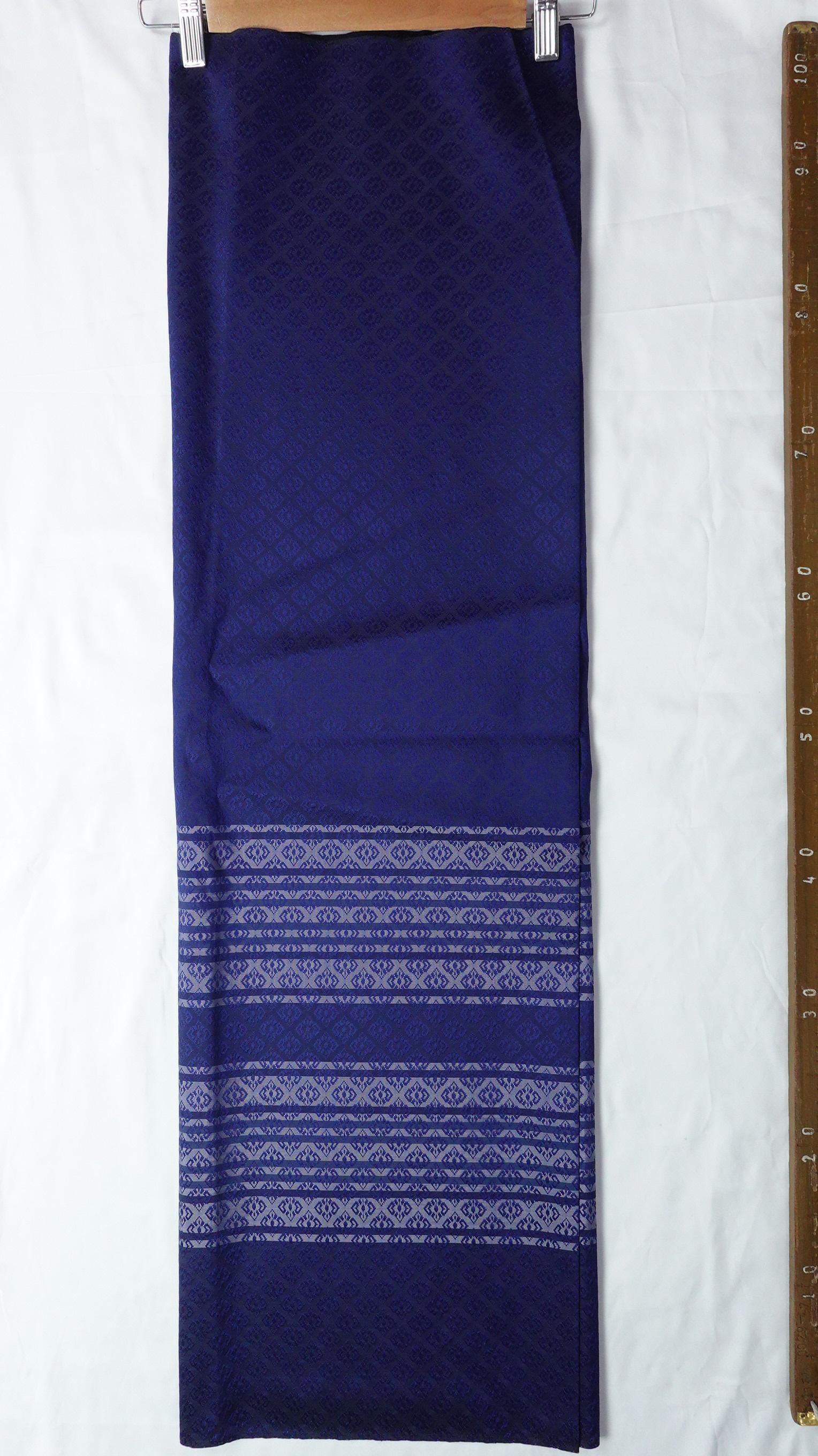 ซิ่น ผ้าไหม ยกดอกมีเชิง ขนาด 1x2หลา ไหมแท้ เฉดสีน้ำเงิน รหัส B7-NY-012468012