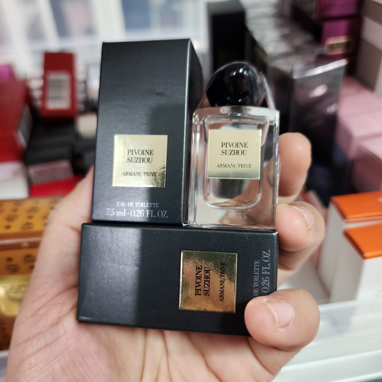 น้ำหอมจิ๋วมินิ Giorgio Armani Prive Pivoine Suzhou EDT 7.5ml แบบแต้มมีกล่อง ( Mini Perfume น้ำหอมขนาดพกพา) น้ำหอมจิ๋วมินิ ขวดน่ารัก ตั้งโชว์ก็สวย พกพาก็สะดวก หัวแต้มตามจุดชีพจร
