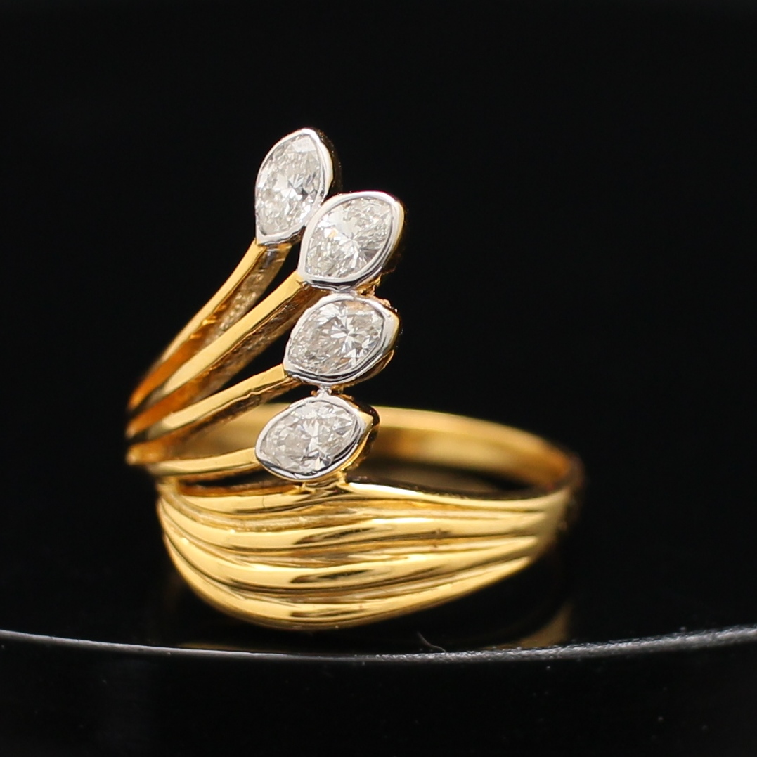 RG250105 แหวนเพชรดีไซน์ เพชรแท้ 4 เม็ด 0.54 กะรัต ทองแท้ 90% นน.รวม 4.7 กรัม ขนาดแหวน 52 เพชรขาว