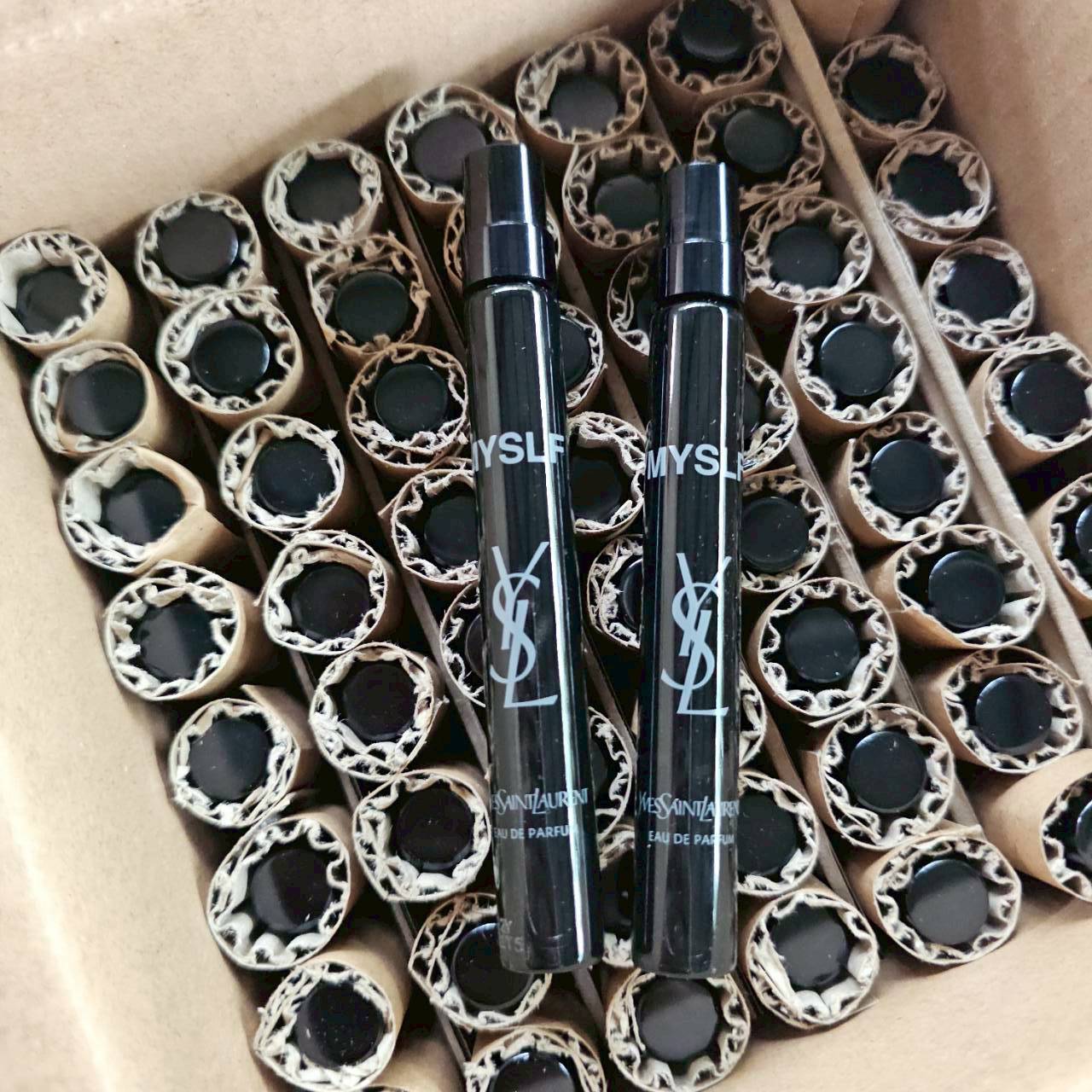 น้ำหอมจิ๋วมินิ YSL MYSLF EDP 10ml แบบสเปรย์ ( Mini Perfume น้ำหอมขนาดพกพา) น้ำหอมจิ๋วมินิแบบทดลองแบบสเปรย์ พกพาก็สะดวกใช้ฉีดตามจุดชีพจร