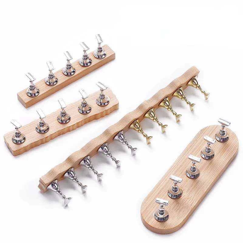 แท่นวางเล็บปลอม ที่วางเล็บปลอม แท่นฝึกทาสีเล็บ ฐานแม่เหล็ก