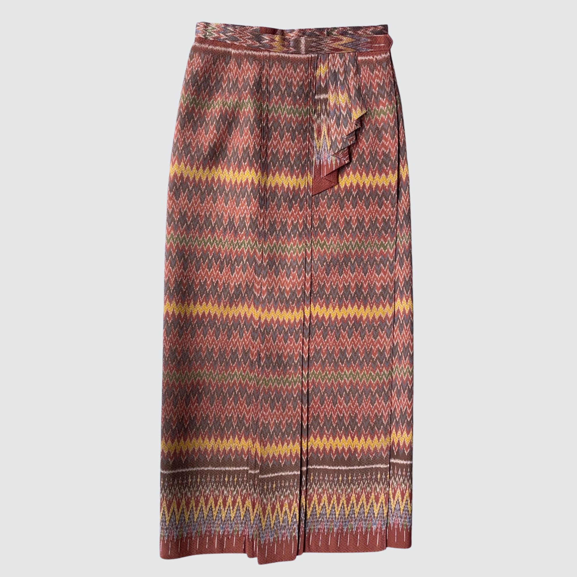 ผ้าถุงป้าย แบบเลื่อนตะขอตามไซส์ หน้านางกลาง สีน้ำตาล รหัส WM-PTS-1009681412