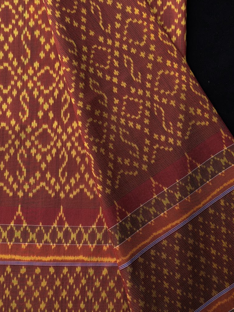 ซิ่น ผ้าไหมมัดหมี่ 3ตะกอ ทอควบเส้น ขนาด 1x2 เมตร ลายขอประยุกต์ พื้นสีแดง รหัส PCS-NY-11226825