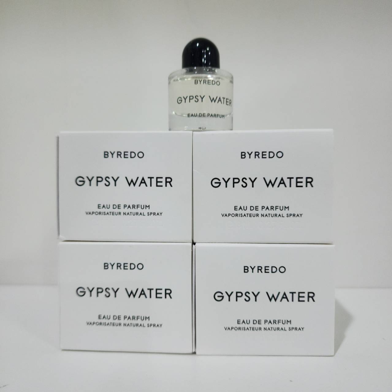 น้ำหอมจิ๋วมินิ Byredo Gypsy Water Eau de Parfum 8ml แบบแต้มมีกล่อง ( Mini Perfume น้ำหอมขนาดพกพา) น้ำหอมจิ๋วมินิ ขวดน่ารัก ตั้งโชว์ก็สวย พกพาก็สะดวก หัวแต้มตามจุดชีพจร