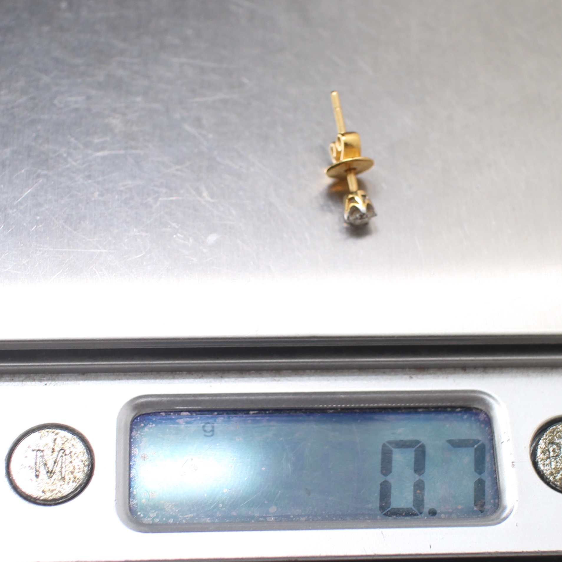 ER25143 ต่างหูเพชรเม็ดเดี่ยว 10 ตังส์ 1 ข้าง ทองแท้ 18k นน.รวม 0.7 กรัม