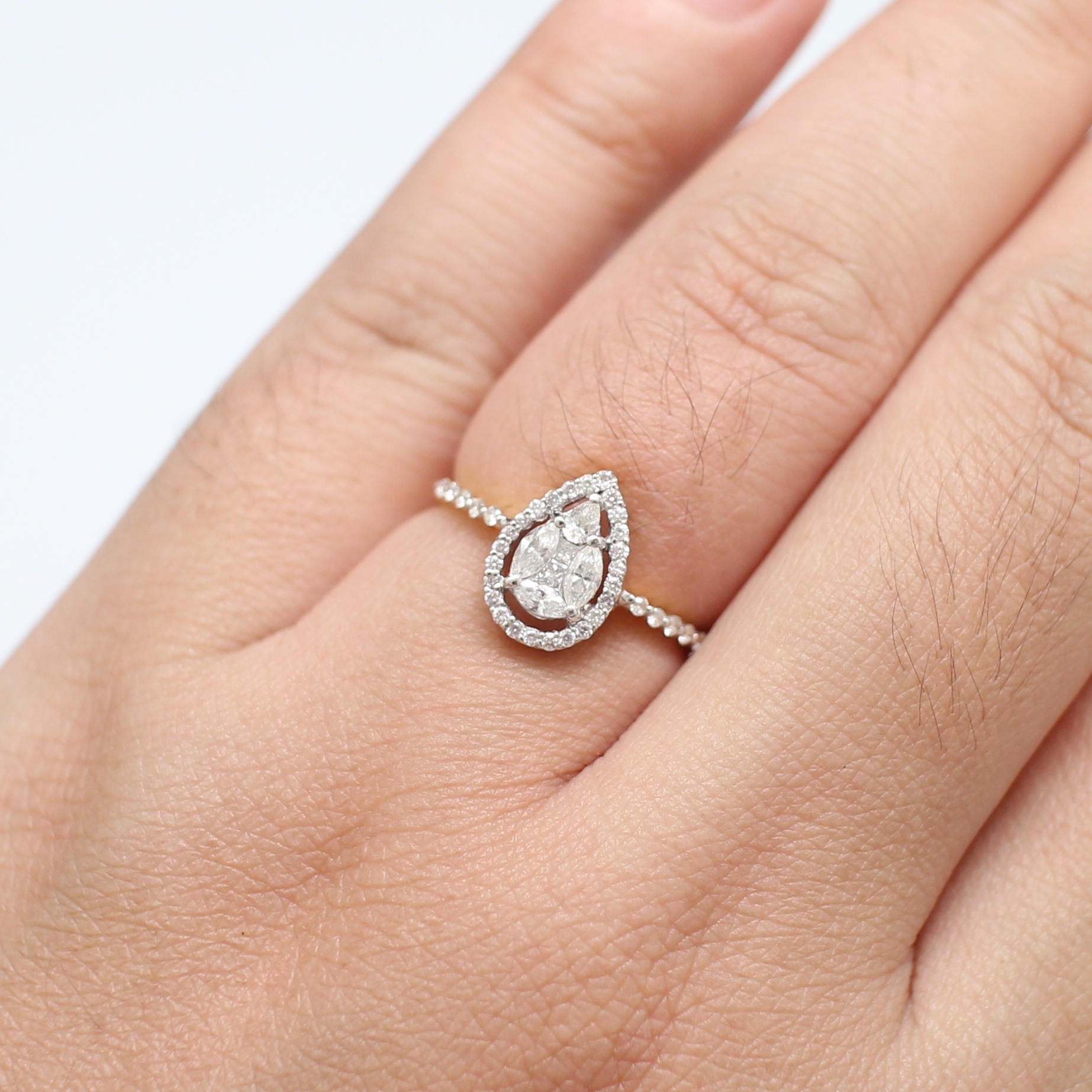 RG250251 แหวนเพชรกระจุกหยดน้ำ เพชรแท้ 0.45 กะรัต ทองแท้ 90% นน.รวม 1.7 กรัม ขนาดแหวน 53