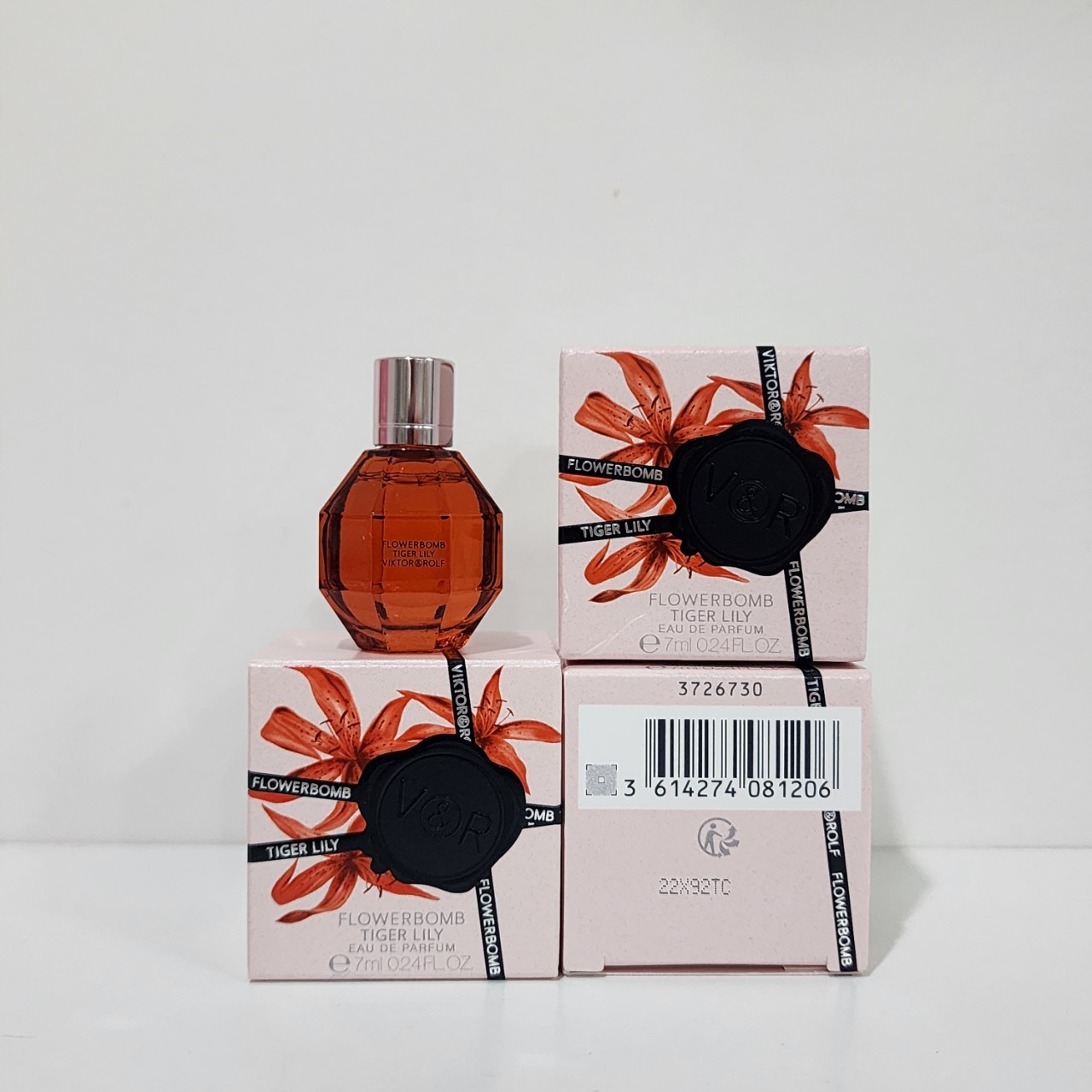 น้ำหอมจิ๋วมินิ V&R Viktor&Rolf Flowerbomb Tiger Lily EDP 7ml แบบแต้มมีกล่อง ( Mini Perfume น้ำหอมขนาดพกพา) น้ำหอมจิ๋วมินิ ขวดน่ารัก ตั้งโชว์ก็สวย พกพาก็สะดวก หัวแต้มตามจุดชีพจร