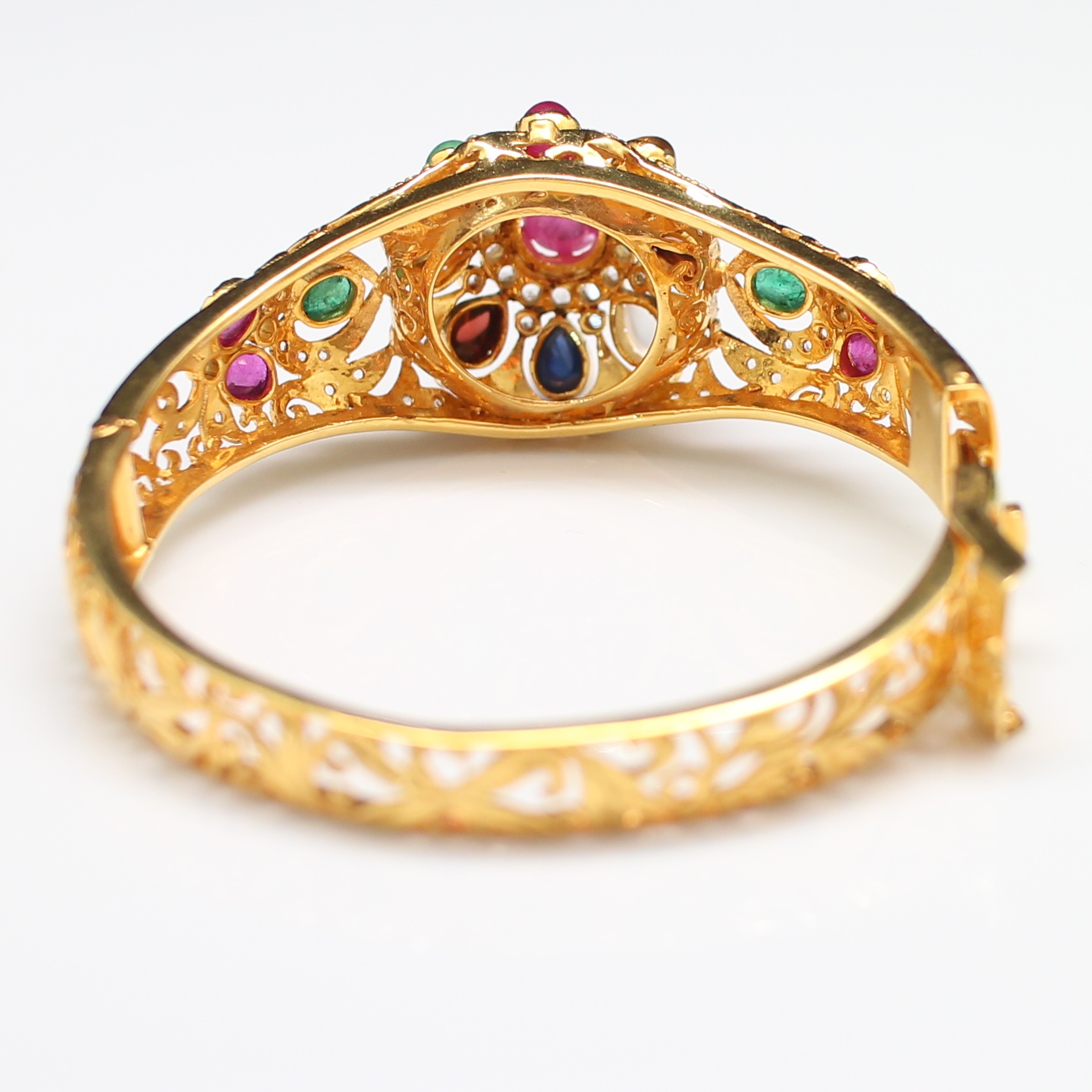 BL25096 กำไลนพเก้าฝังเพชรซีกลูกโลก ทองแท้ 90% นน.รวม 44 กรัม เส้นผ่านศูนย์ 5.5 ซม. งานสวยมากๆ