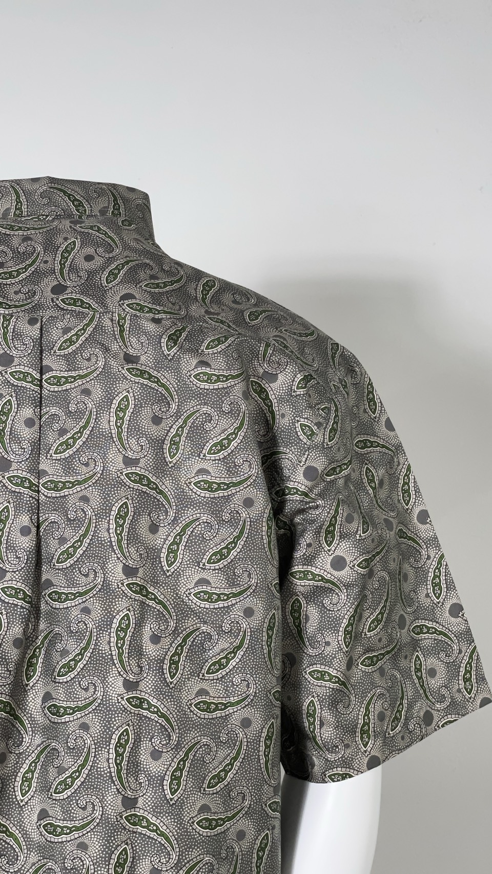 เสื้อเชิ้ต แขนสั้น ผ้าไหมพิมพ์ลาย ไหมแท้ Size XL รหัส DK-AA-1113682