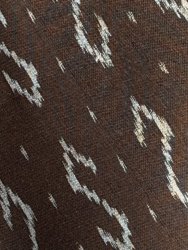 ซิ่น ผ้าไหมมัดหมี่ 3ตะกอ ขนาด 1x2 เมตร ลายขอพระราชทาน สีน้ำตาล รหัส PCS-NY-11226819