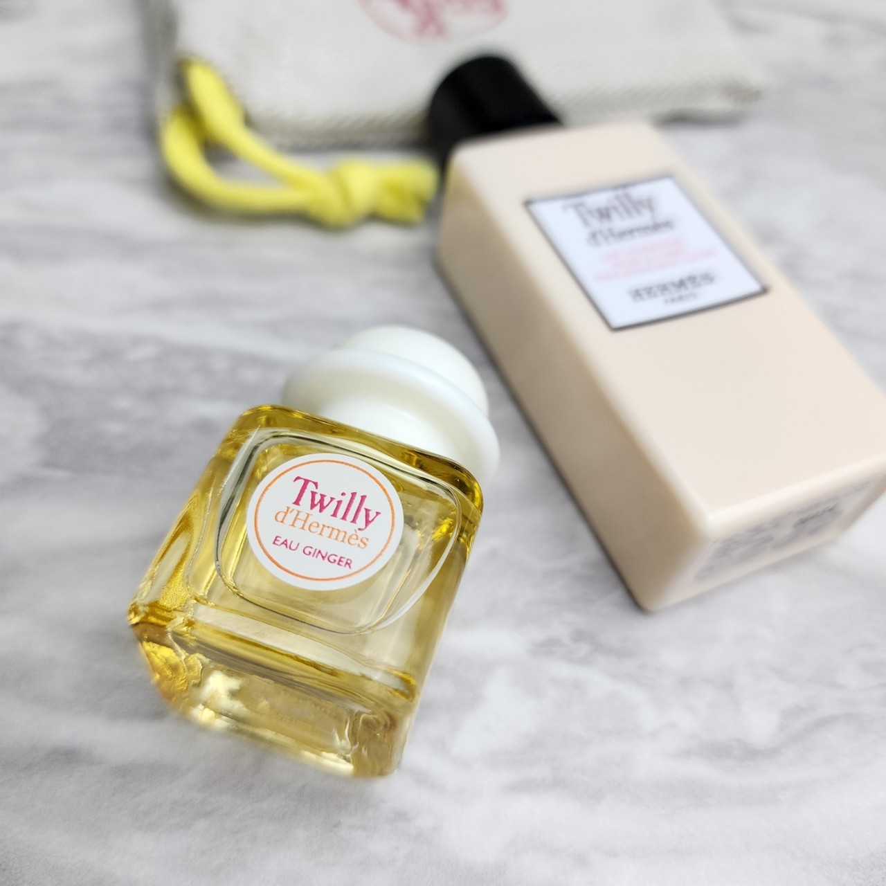 น้ำหอมจิ๋วมินิ Hermes Twilly d'Hermes Ginger EDP Set 7.5ml+Body Lotion 40ml (หัวแต้ม +ถุงผ้า )