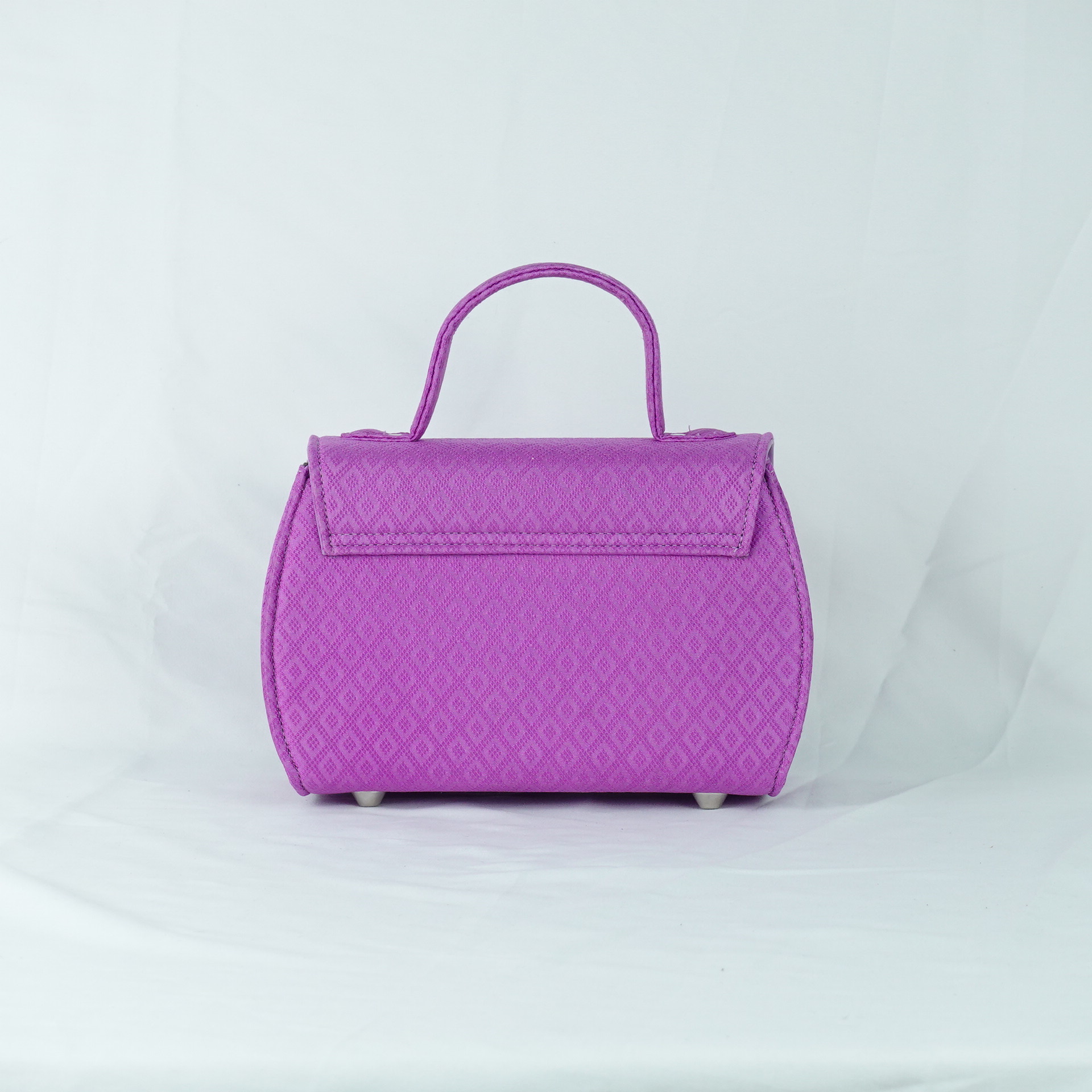 กระเป๋าถือผ้าไหมทรงกล่องฝาพับ ขนาด 21x13x10ซม.ความสูงหูจับ 7ซม. สีชมพู รหัส GLA-TT-06036814