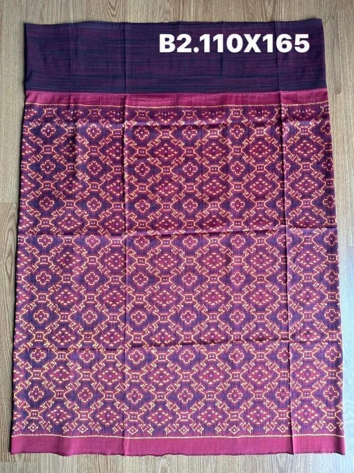 ซิ่น พระตะบอง ไหมบ้านสาวมือ สีธรรมชาติ ขนาด 110x165ซม สีแดง รหัส N9-SIL-B2
