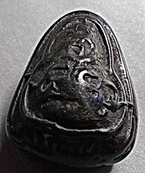 พระปิดตา หลวงปู่บุญ วัดกลางบางแก้ว จ.นครปฐม เนื้อเมฆพัตร พิมพ์เข่าตุ่ม