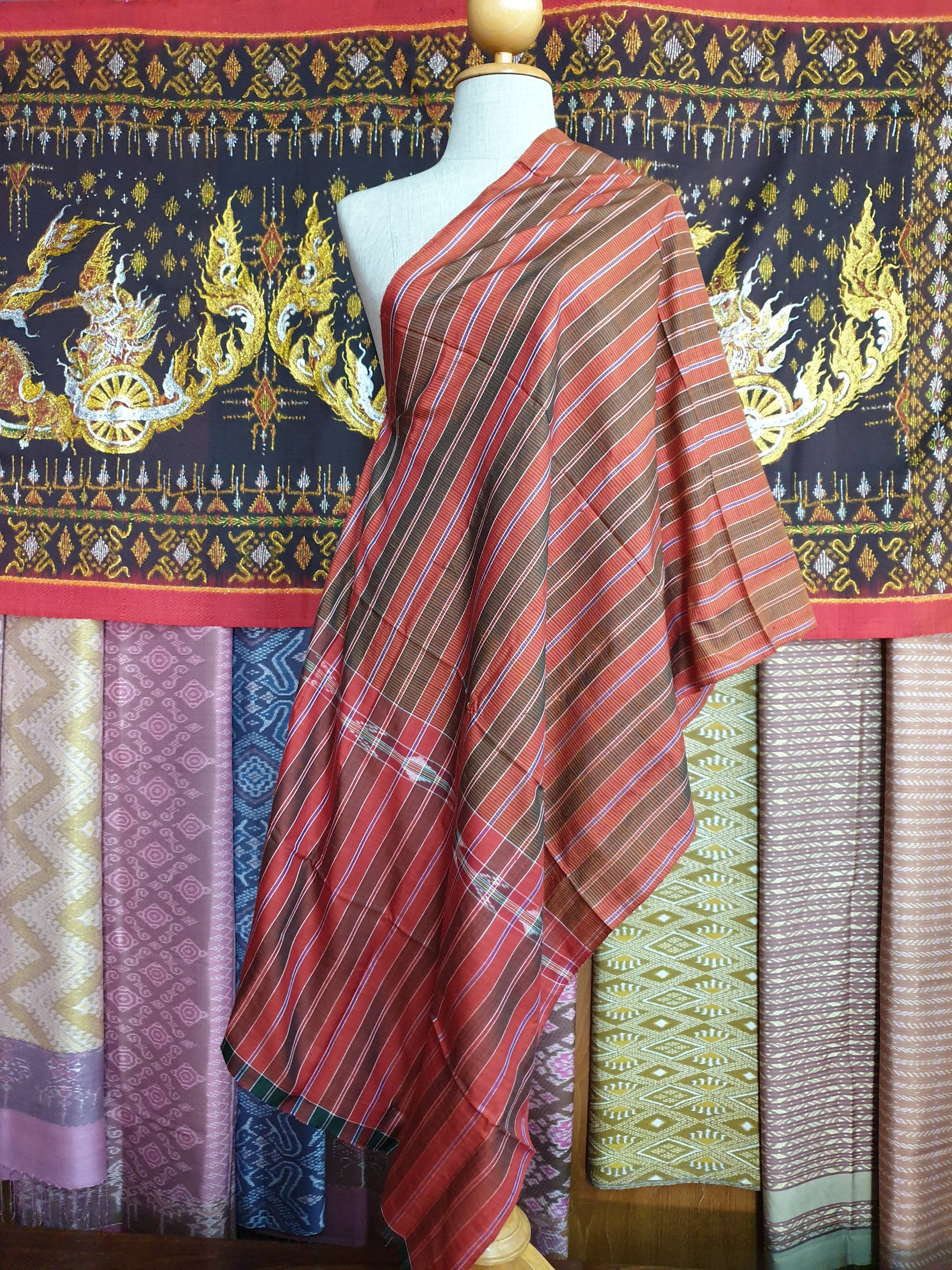 ผ้าขาวม้า ไหมบ้านสาวมือ ริมหมี่ ขนาด 62x200ซม. สีคละสี รหัส R4B-NY0114661