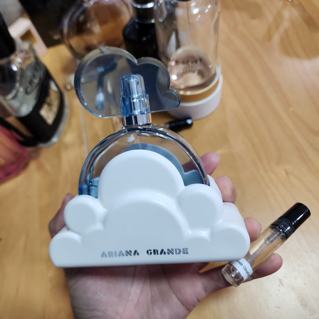 น้ำหอมแท้แบ่งขาย Ariana Grande Cloud EDP 💦แบ่ง 💕Travel Size แบบทดลอง