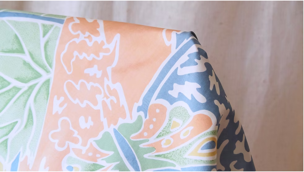 ผ้าพันคอไหมพิมพ์ลาย สี่เหลี่ยมจัตุรัส ขนาด 100x90ซม.ลายดอกไม้ คละสี รหัส ZTG-CT-103371