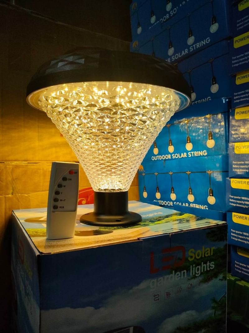 โคมไฟหัวเสา/ไฟสวน โซล่าเซลล์ ปรับได้ 3 สี + RGB พร้อมรีโมท
