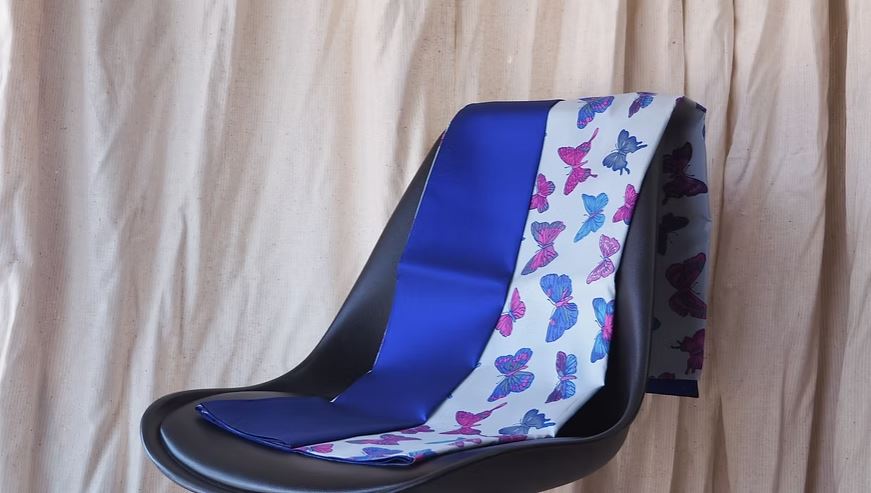 (ผ้าชุด)ไหมพิมพ์ลาย ไหมแท้ ขนาด 1x4หลา (ผ้าลาย2หลา+สีพื้น 2หลา) สีน้ำเงิน สีขาว รหัส A40-CT-102018