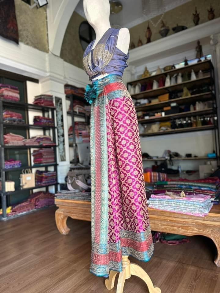 ซิ่น ผ้าปาโตล่า เส้นยืนไหมแท้ ขนาด 140x480ซม. พื้นสีชมพู รหัส N9-SIL-GK9