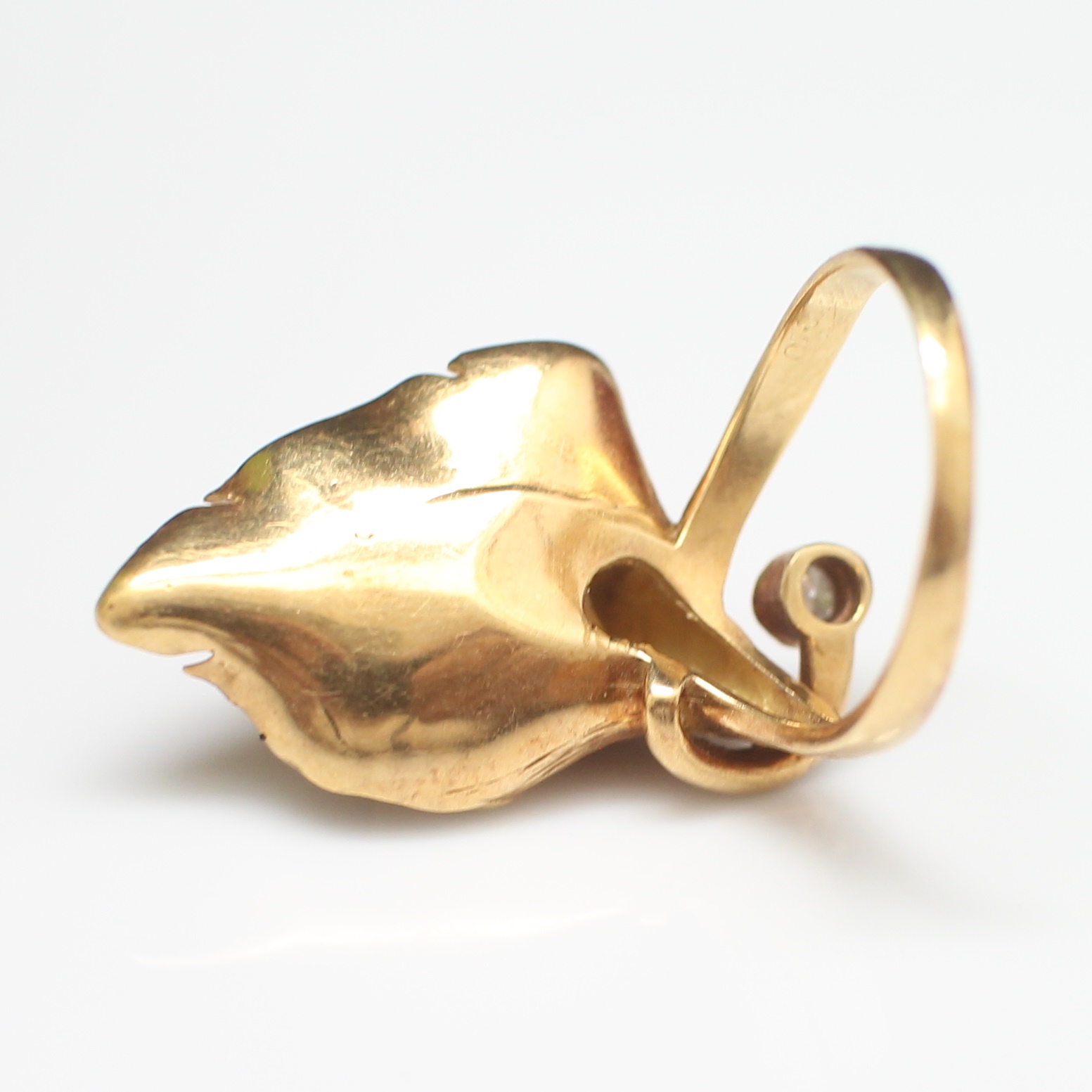 RG250233 แหวนใบไม้ประดับมุก เพชรแท้ 4 เม็ด 0.10 กะรัต ทองแท้ 18k นน.รวม 7.9 กรัม ขนาดแหวน 51