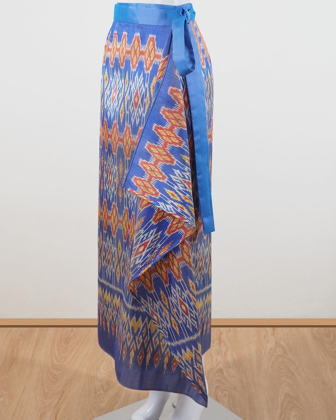 สั่งตัดเย็บกระโปรงผ้าไหม (ไม่รวมผ้า) รหัส CUT-51-111766