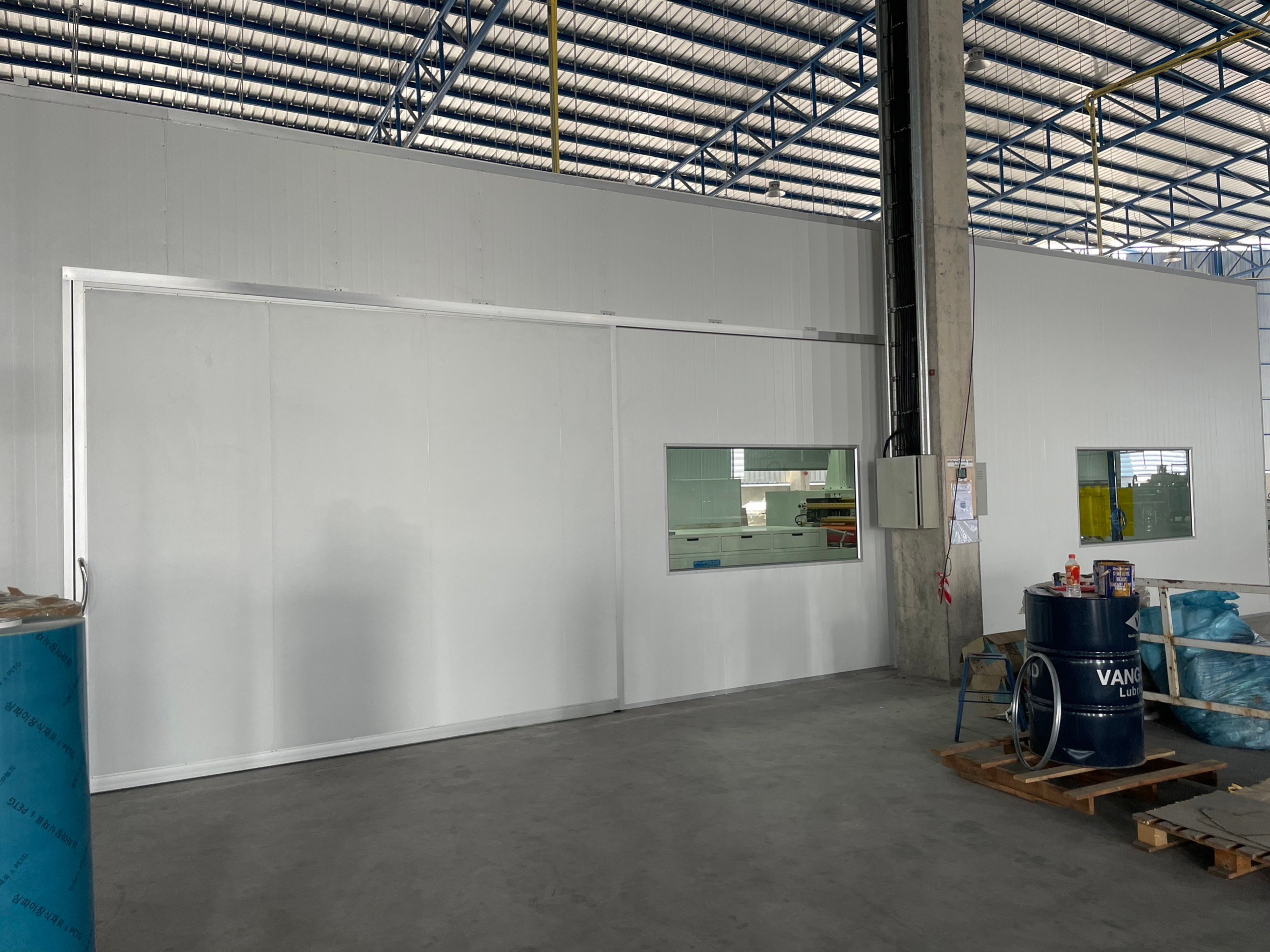 งานกั้นห้องให้เครื่องจักร กั้นห้องในโรงงาน กั้นห้องในโกดัง ระยอง