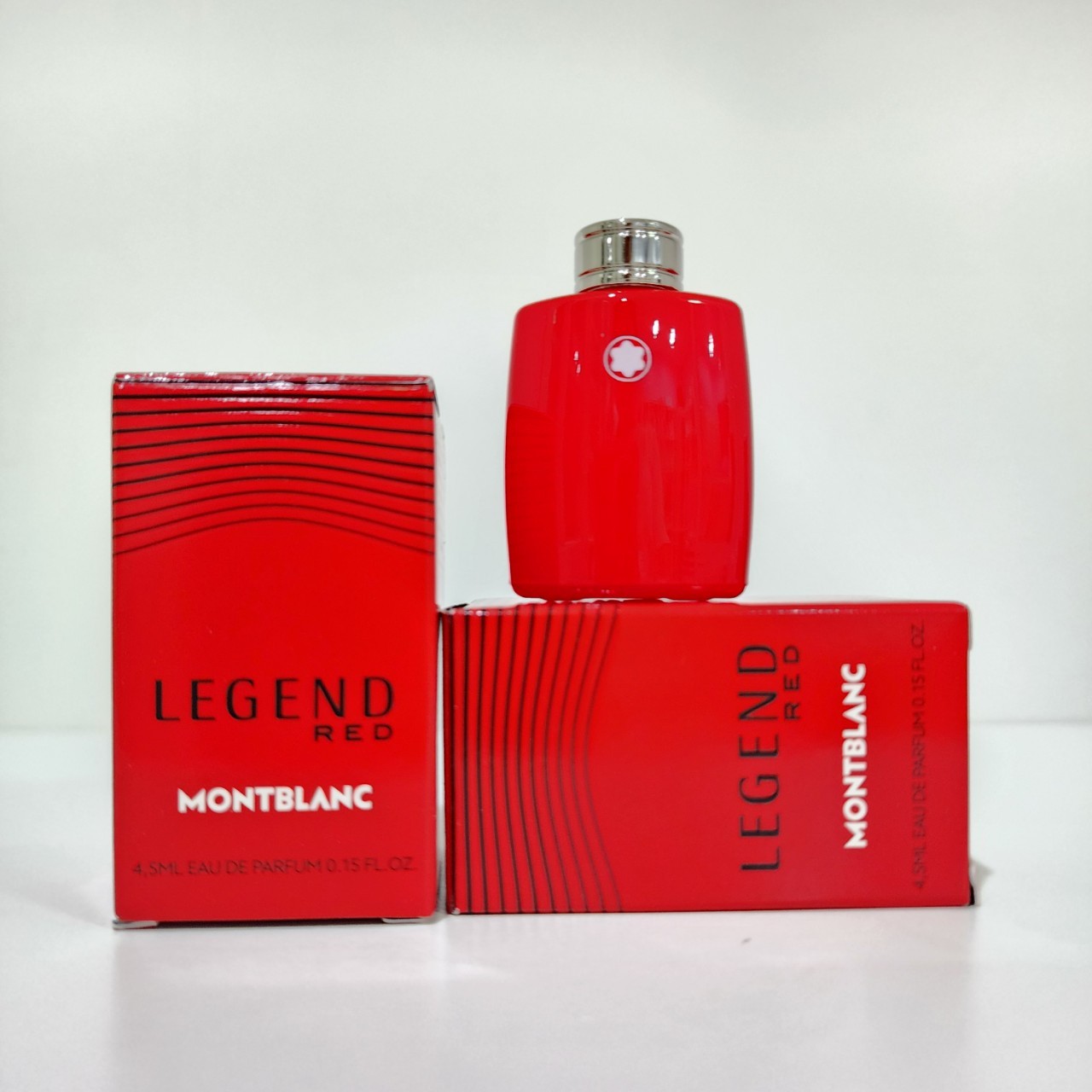 น้ำหอมจิ๋วมินิ Montblanc Legend Red EDP 4.5ml แบบแต้มมีกล่อง ( Mini Perfume น้ำหอมขนาดพกพา) น้ำหอมจิ๋วมินิ ขวดน่ารัก ตั้งโชว์ก็สวย พกพาก็สะดวก หัวแต้มตามจุดชีพจร