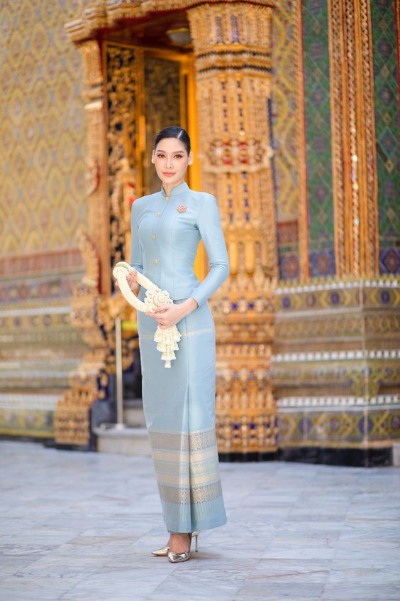 แบบตัดชุด แยกชิ้น เสื้อ+กระโปรง ชุดไทยจิตรลดา ผ้าไหม (ไม่รวมผ้า) รหัส CUT-ST002