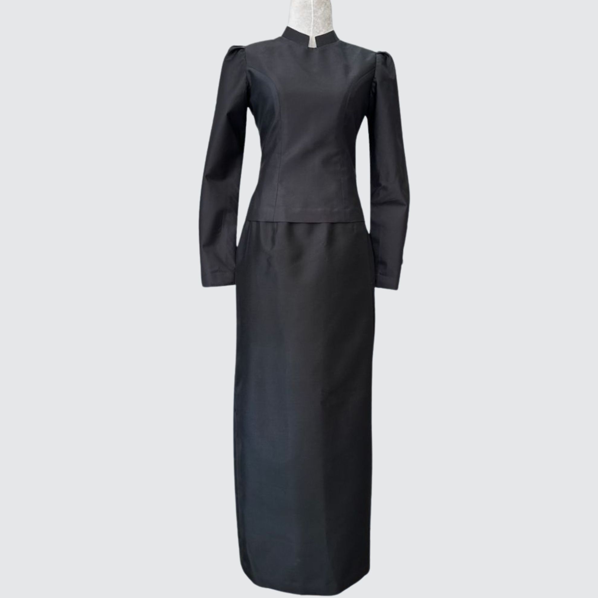 ชุดไทยจิตรลดาประยุกต์ เสื้อ+ผ้าถุงป้าย | ตัดเย็บตามรูปร่าง ผ้าไหมสีพื้น เนื้อเรียบ สีดำสนิท ไหมแท้ 100% | ส่งไซส์ได้