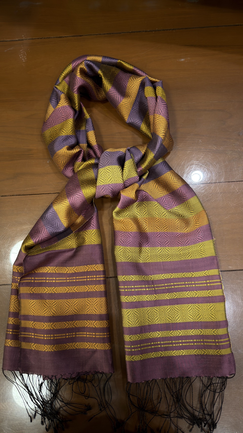 ผ้าคลุมไหล่ผ้าไหม ไหมแท้ ยกดอกลีลาวดี เนื้อละเอียด ขนาด 63x200ซม. สีคละสี รหัส ZYG-AA-111868175