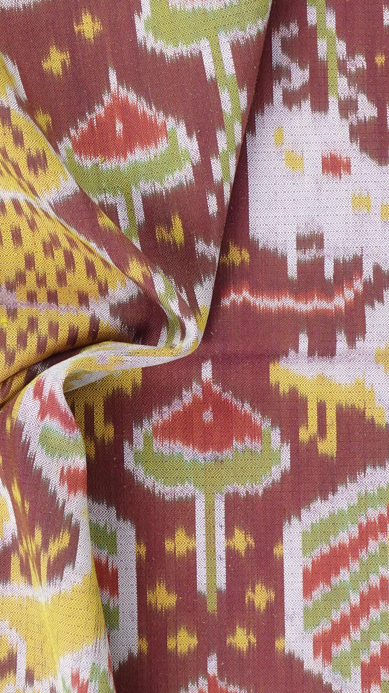 ซิ่น ผ้าไหมมัดหมี่ สีธรรมชาติ 3ตะกอ ทอเหยียบเหาะ มีหน้านาง ชายครุย ขนาด1x2เมตร ลายพญานาค สีน้ำตาลแดง รหัส M3P-33-0224687