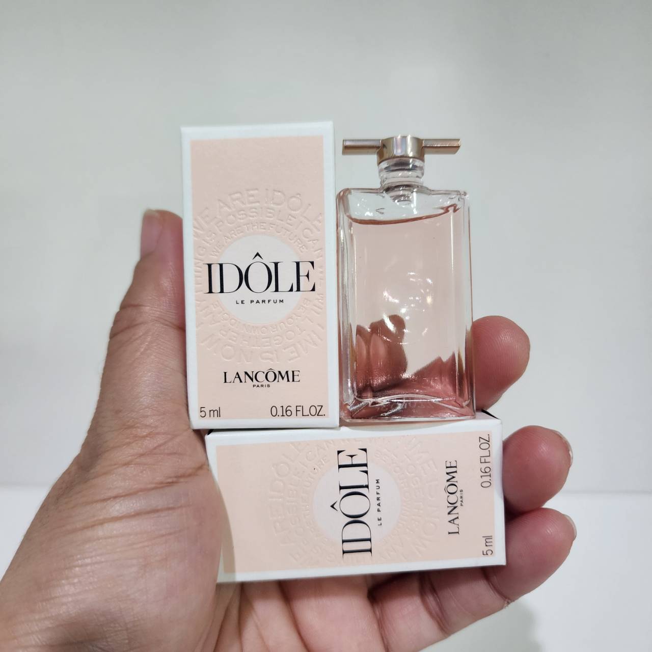 น้ำหอมจิ๋วมินิ Lancome Idole Le Parfum 5ml แบบแต้มมีกล่อง ( Mini Perfume น้ำหอมขนาดพกพา) น้ำหอมจิ๋วมินิ ขวดน่ารัก ตั้งโชว์ก็สวย พกพาก็สะดวก หัวแต้มตามจุดชีพจร